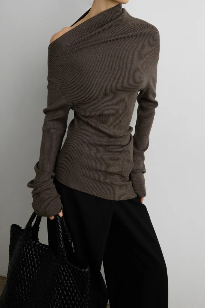 ASYMMETRICAL OFF-SHOULDER RIBBED KNIT TOP | OAK + FORT