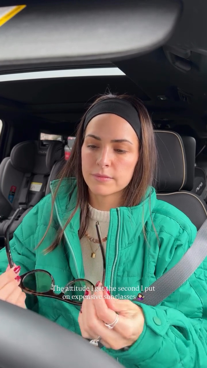 The attitude I get the second I put on expensive sunglasses 💁🏻‍♀️