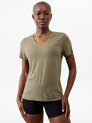 Getaway Linen Blend V-Neck Tee | Athleta