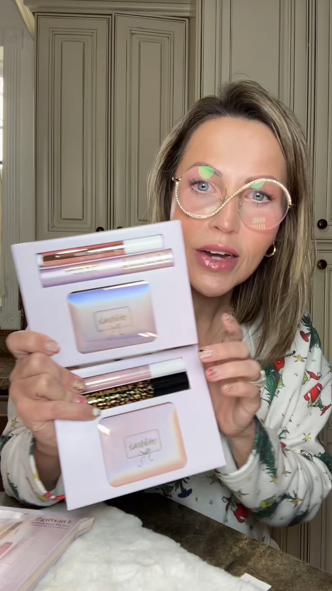 Tarte’s Kindness Café Collector’s Set gives you 2 FREE lip products & 2 FREE mascaras — the ultimate holiday beauty bundle 🌟
#GiftGuide2025 #Makeup

#LTKGiftGuide #LTKHoliday #LTKCyberWeek