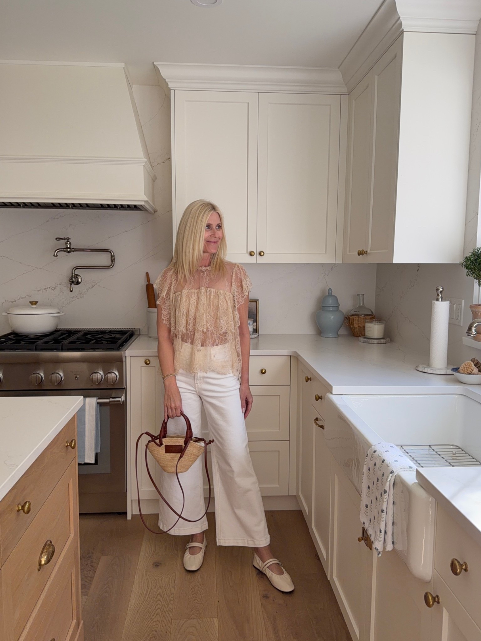 Favourite white denim 🤍

#LTKcanada #LTKjeans #LTKover50style