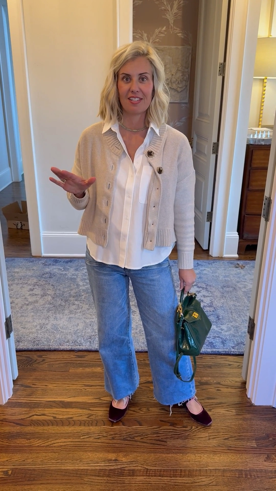 Easy Outfit Idea…..Neutral top & neutral bottom. Add in your pops of color with your handbag, jewelry and shoes. Start with a blank canvas and add all the colors! 

Sweater - xs
Blouse - xs
Jeans - 25
Shoes - 7 (size down) I’m normally an 8

#LTKgrwm #LTKmomlife #LTKdayinmylife