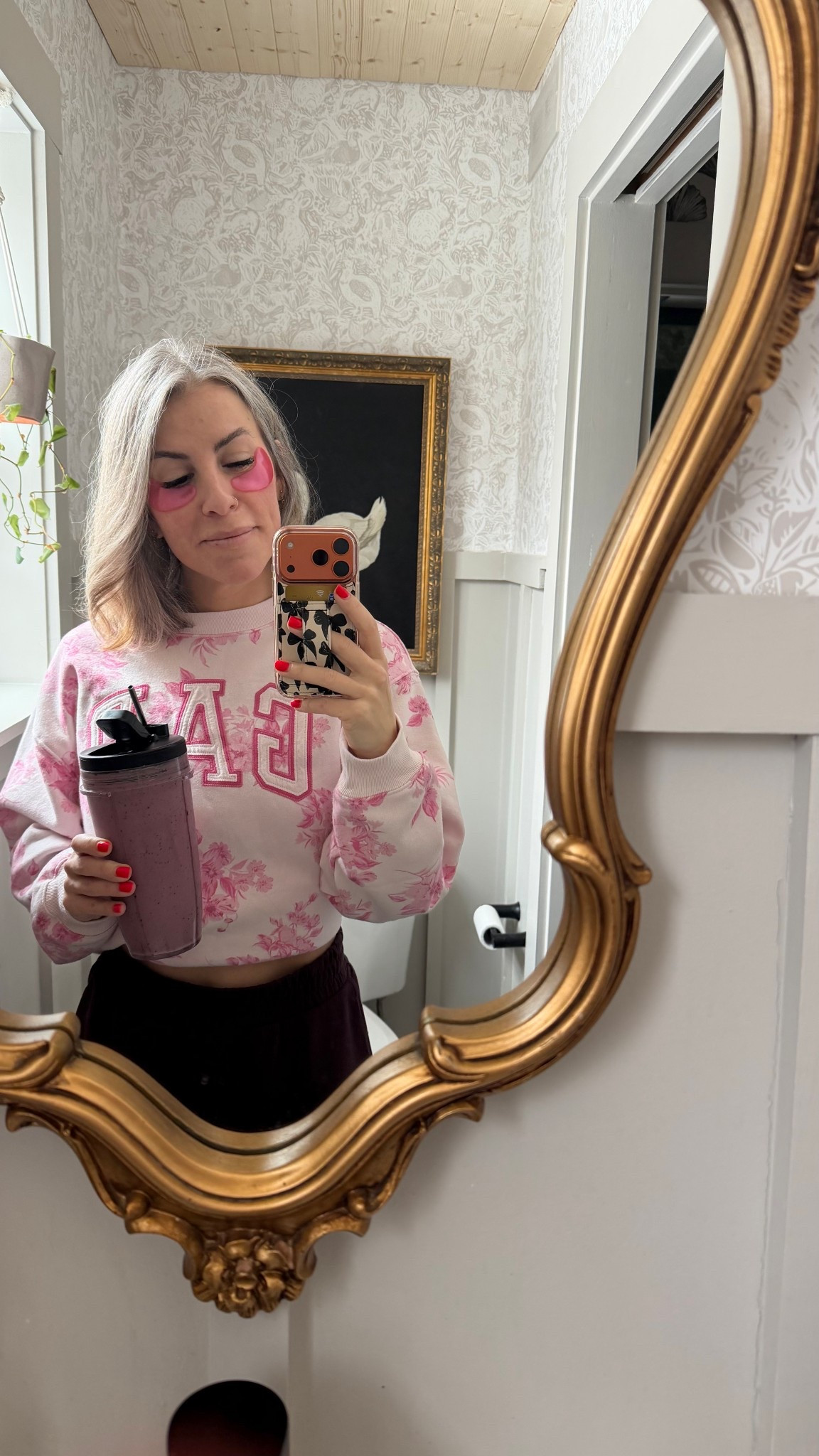Hydrating eye masks 🧖‍♀️
(great to pop in gifts too) 