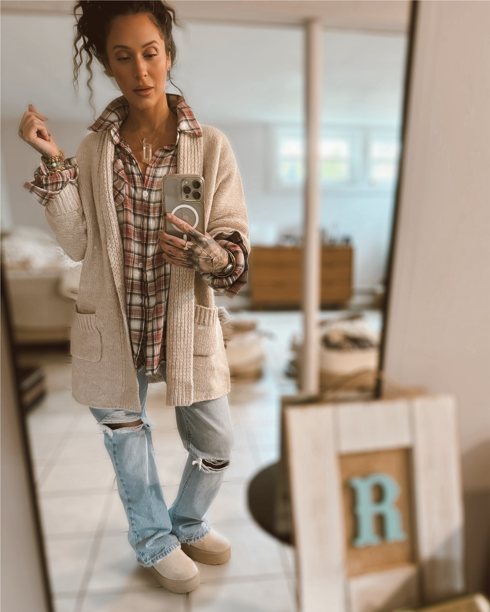 Grunge Grown Up | 90’s mid rise Loose Fit jeans | Denim 

#LTKOver40 #LTKStyleTip #LTKBeauty