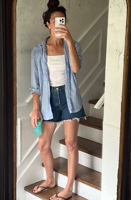 Omg I finally found the holy grail of denim shorts! These are so cute and stretchy/ comfortable! I’m obsessed!! Wearing my true size (27) 