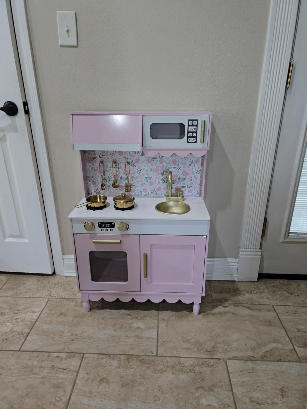 Best Choice Products Wooden Pretend Play Cottage Kitchen Kids Toy w/Storage, Scalloped Edge, 5 Ac... | Amazon (US)