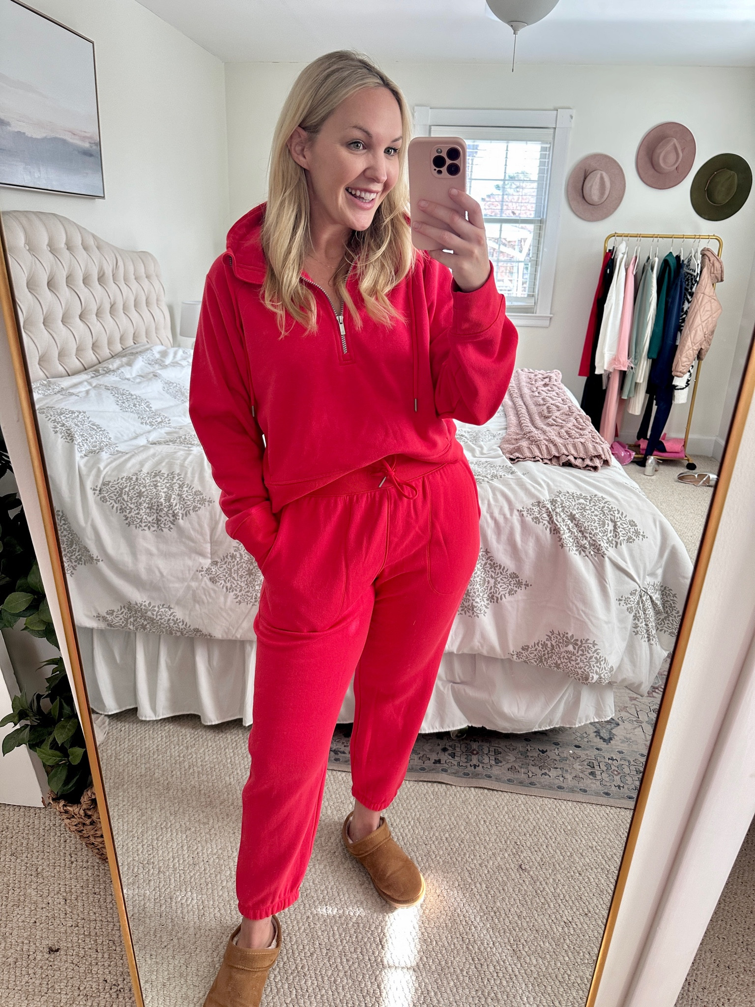 Christmas lounge wear - casual Christmas outfit 

#LTKmidsize #LTKHoliday #LTKfindsunder50