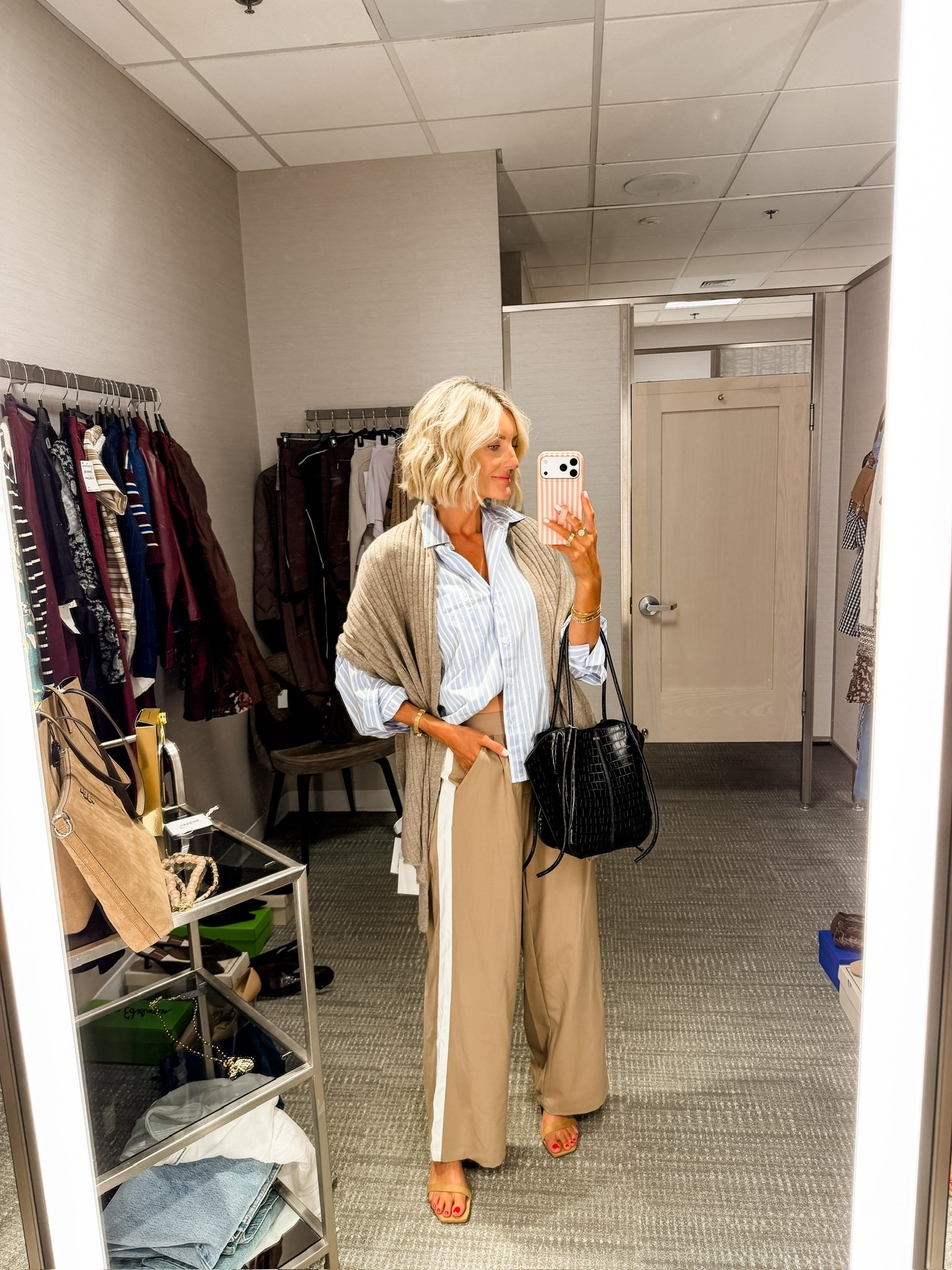 This would be a great elevated everyday look for fall 👏🏼 wearing XS.

Loverly Grey, NSALE, Nordstrom sale, sale alert

#LTKootd #LTKSeasonal #LTKSaleAlert