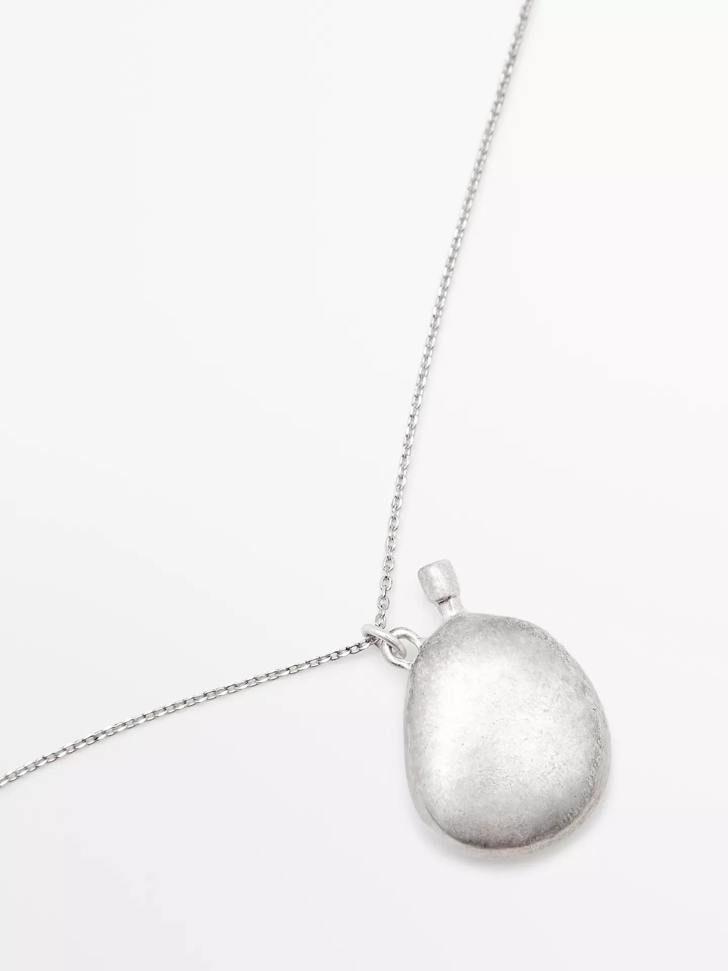 Necklace with metal pendant | Massimo Dutti UK