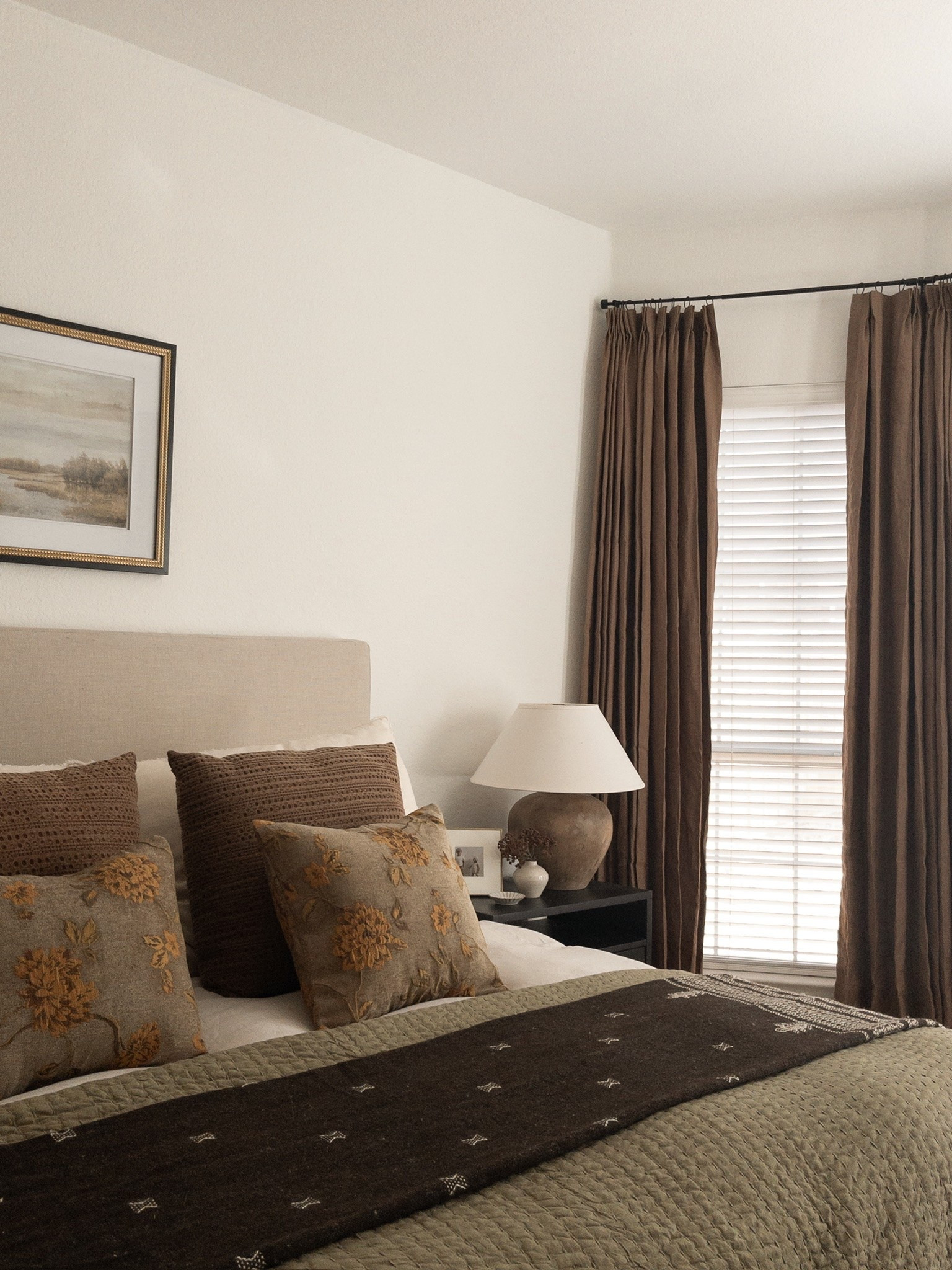 One of my favorite fall bedrooms from our old house! 

moody primary bedroom, brown primary bedroom, brown home decor, earthy master bedroom, brown curtains, fall home

#LTKSeasonal #LTKHome