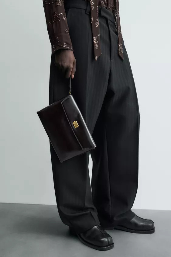 LEATHER CLUTCH | Zara US