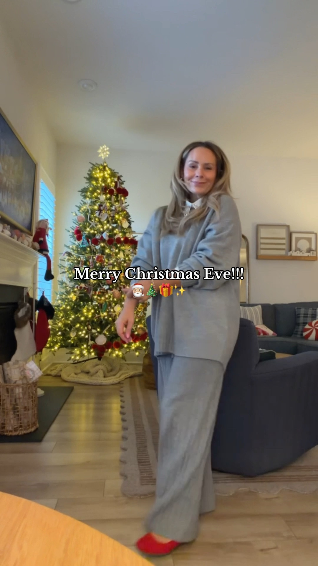 Comfy Christmas Eve outfit 🩶🎁 been living in this sweater combo!!! It’s so good!

#LTKHoliday #LTKootd #LTKSeasonal