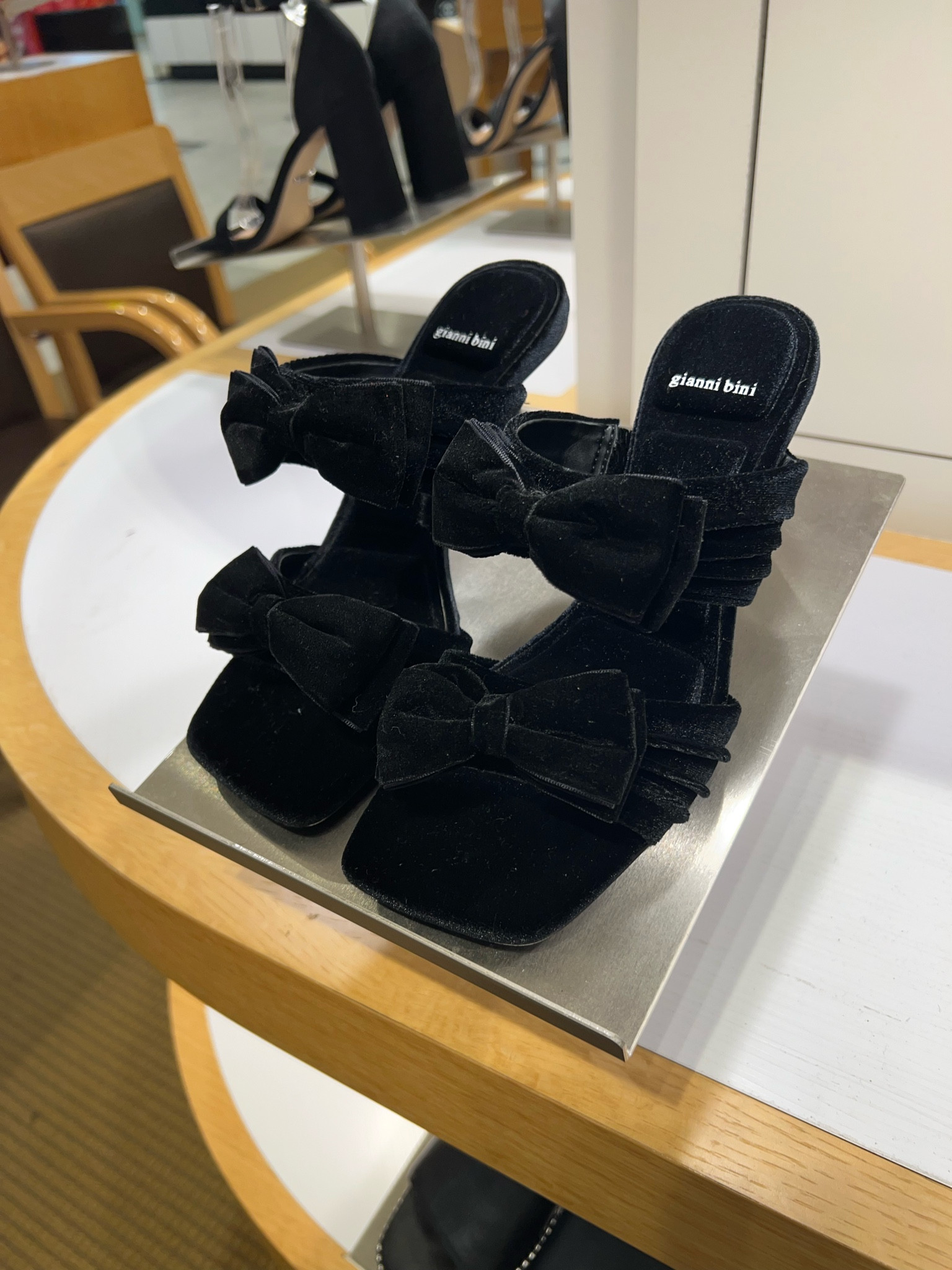 Dillards velvet bow shoes, holiday shoes, holiday heels 

#LTKHolidaySale #LTKshoecrush