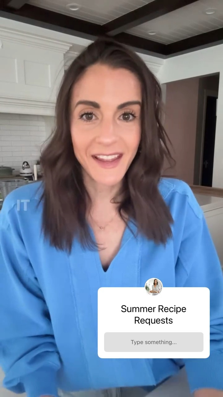 Ootd 🩵 Love this sweatshirt from Aerie!

#LTKSeasonal #LTKFindsUnder100 #LTKStyleTip