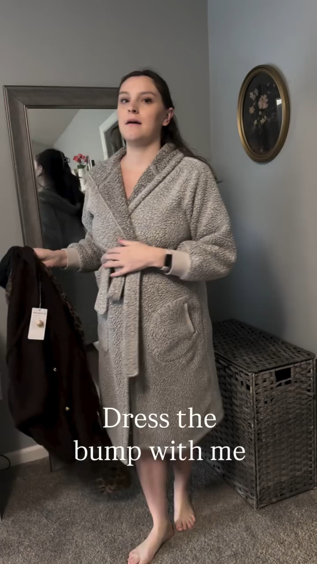 these leopard jeans are my go to this pregnancy 🐆

say BUMP for links to this outfit 🤰🏻

#bumpstyle #maternityjeans #maternitystyle #pregnancyfashion #bumpfashion