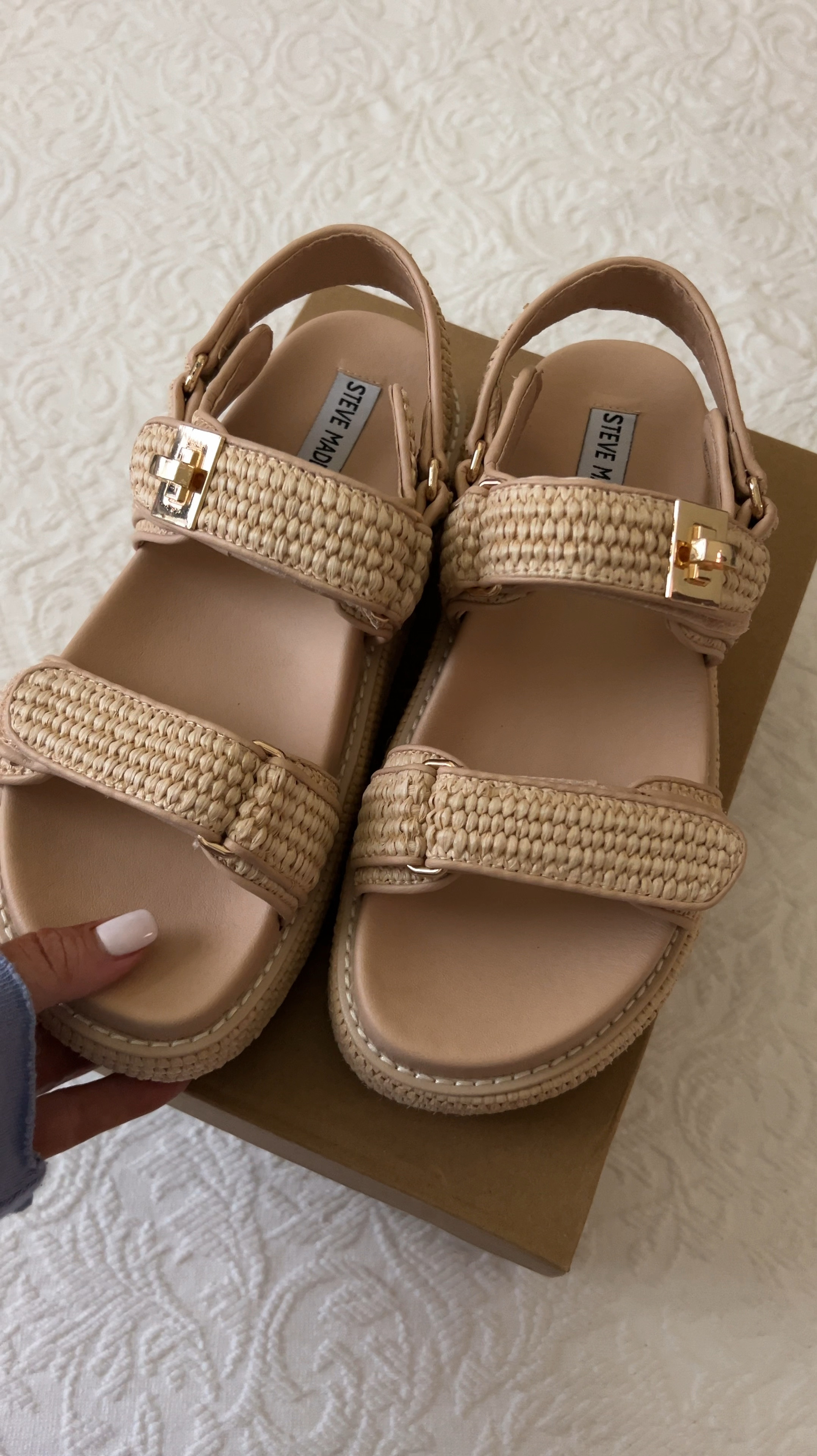 These shoes are currently 50% off!

#LTKSaleAlert #LTKSeasonal #LTKShoeCrush