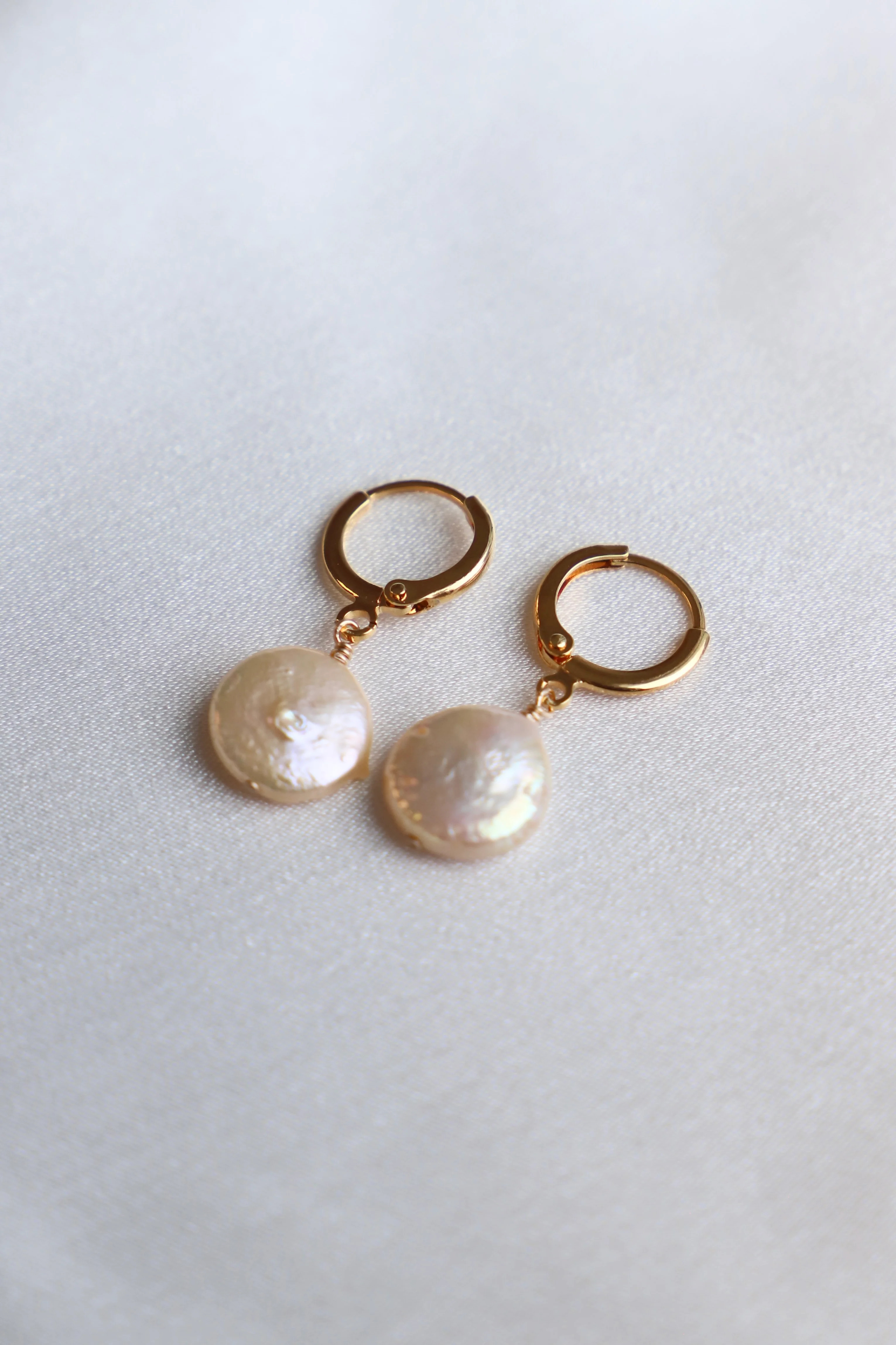 REMI FRESHWATER PEARL HUGGIE | Katie Waltman Jewelry