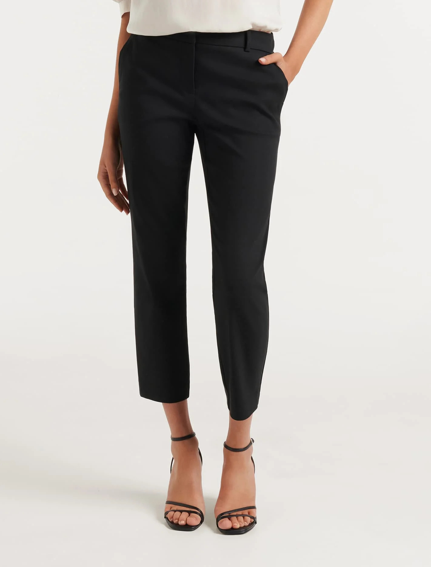 Forever New Women's Mindy Petite 7/Slim Pants in Black | Forever New (AU)