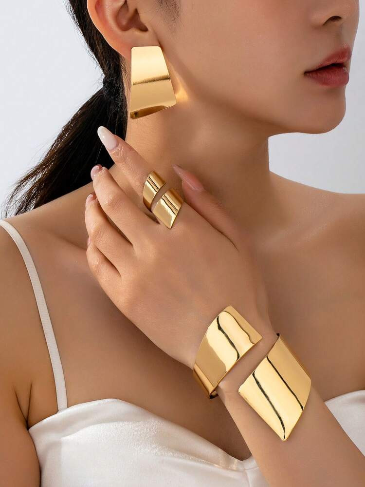 1 Set Fashionable Metal Exaggerated Geometric Wide Stud Earrings, Ring, Bracelet Jewelry Set, Suitable For Women's Daily Wear, Holiday Gift | SHEIN
