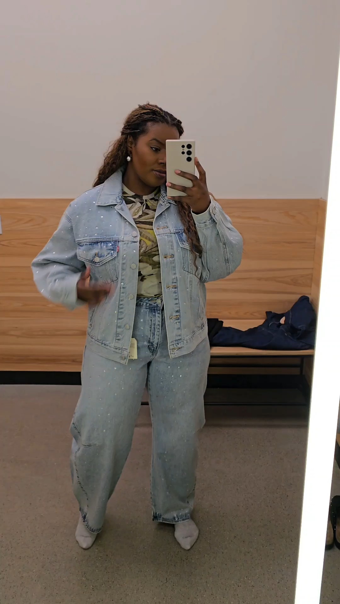 Levi’s try-on ✨
Crystal denim set — I’m 5’4 wearing a 32 in the jeans + large in the jacket.
The jumpsuit… Loved! Wearing XL, could do a Large.

#LTKCyberWeek #LTKSaleAlert #LTKMidsize