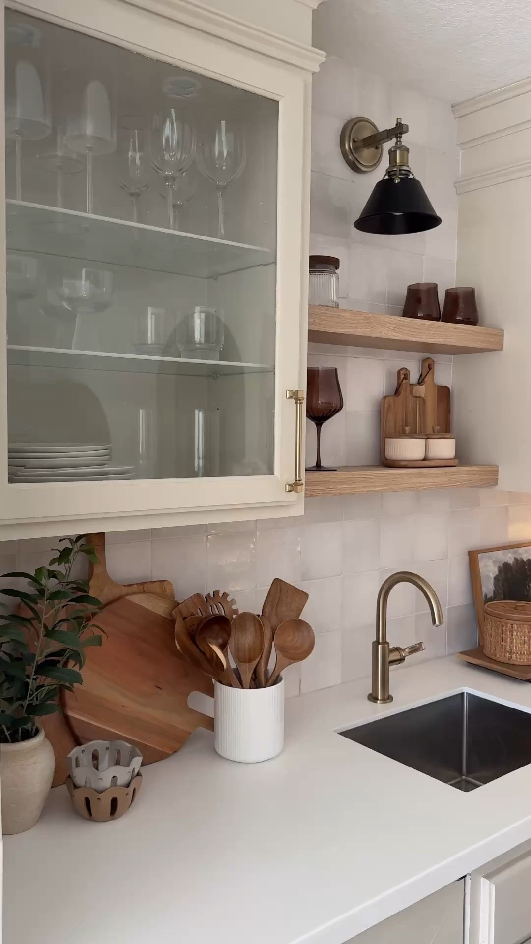 Kitchen styling, cozy kitchen, kitchen decor , kitchen counter styling

#LTKHome #LTKSaleAlert