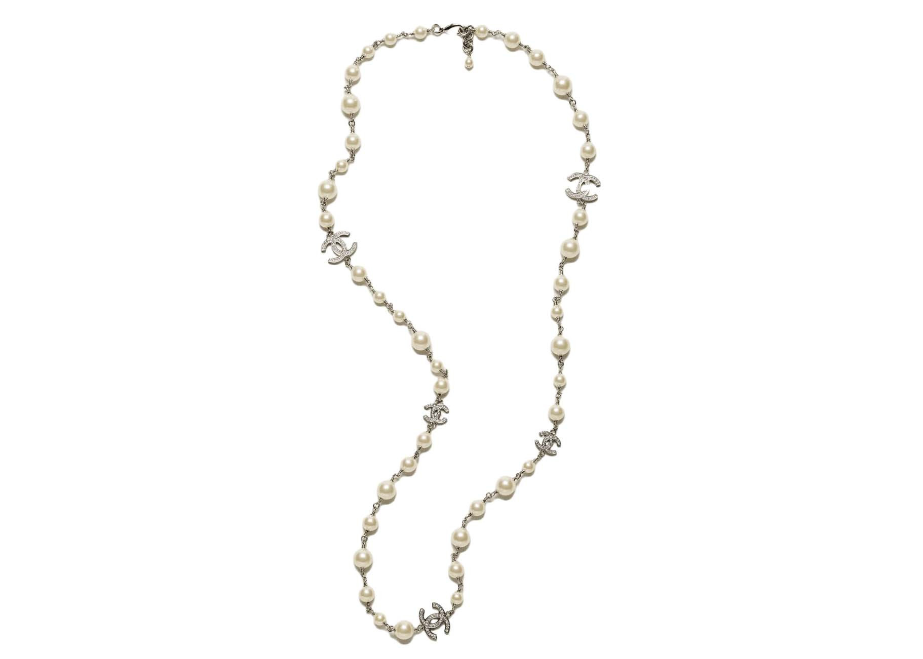 Women's Chanel CC Logo Long Necklace Rhinestone Necklace in Silver/Pearl (A36121) | StockX