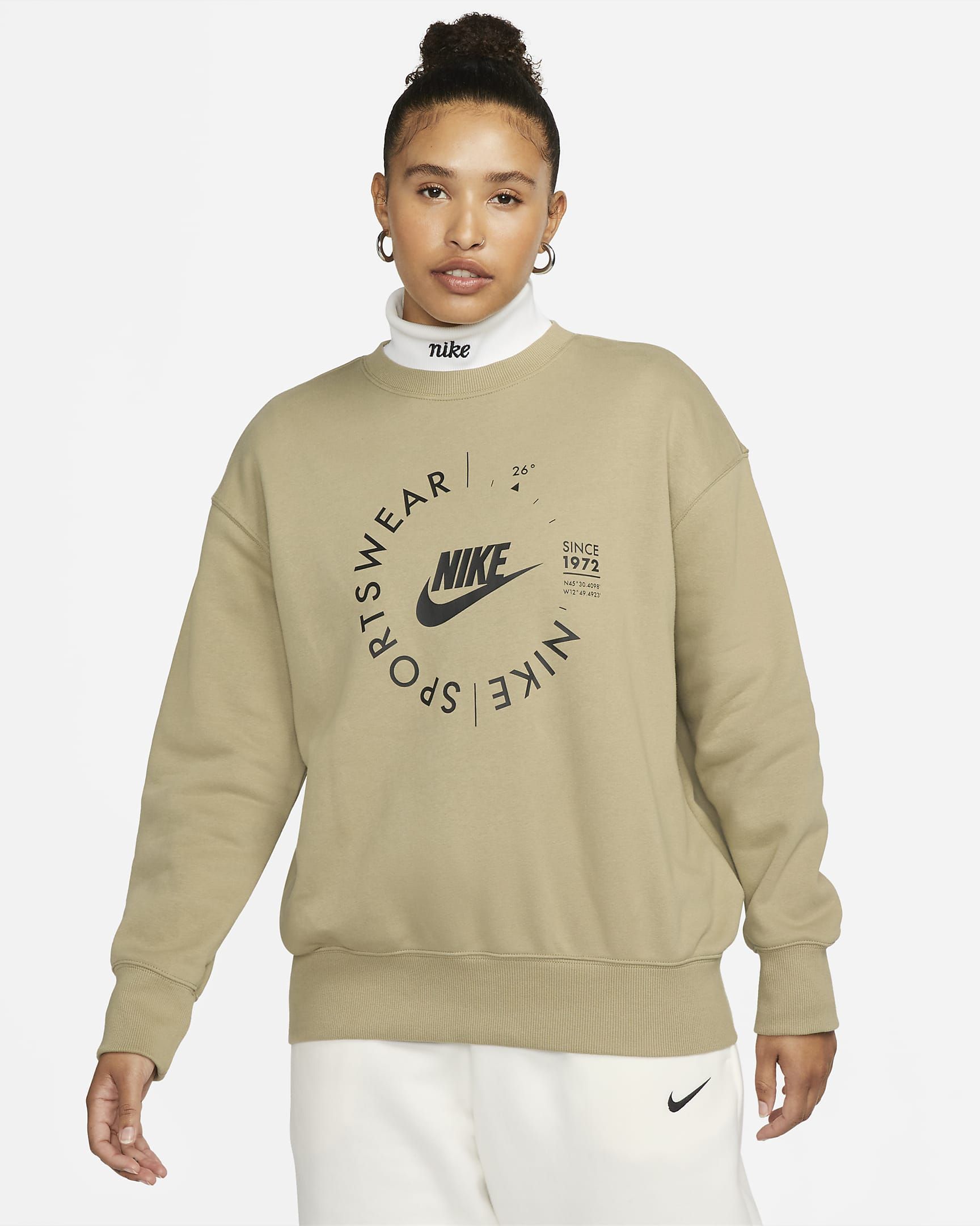 Nike Sportswear Women's Oversized Sports Utility Crew-Neck Sweatshirt. Nike.com | Nike (US)