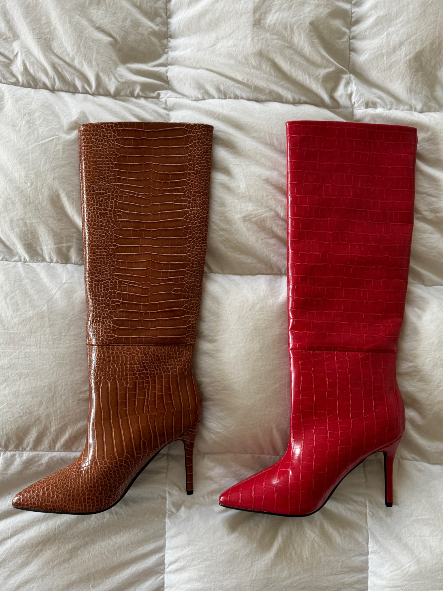 The PERFECT fall boots omg… on sale now🤭 

#LTKFallSale #LTKShoeCrush #LTKSeasonal
