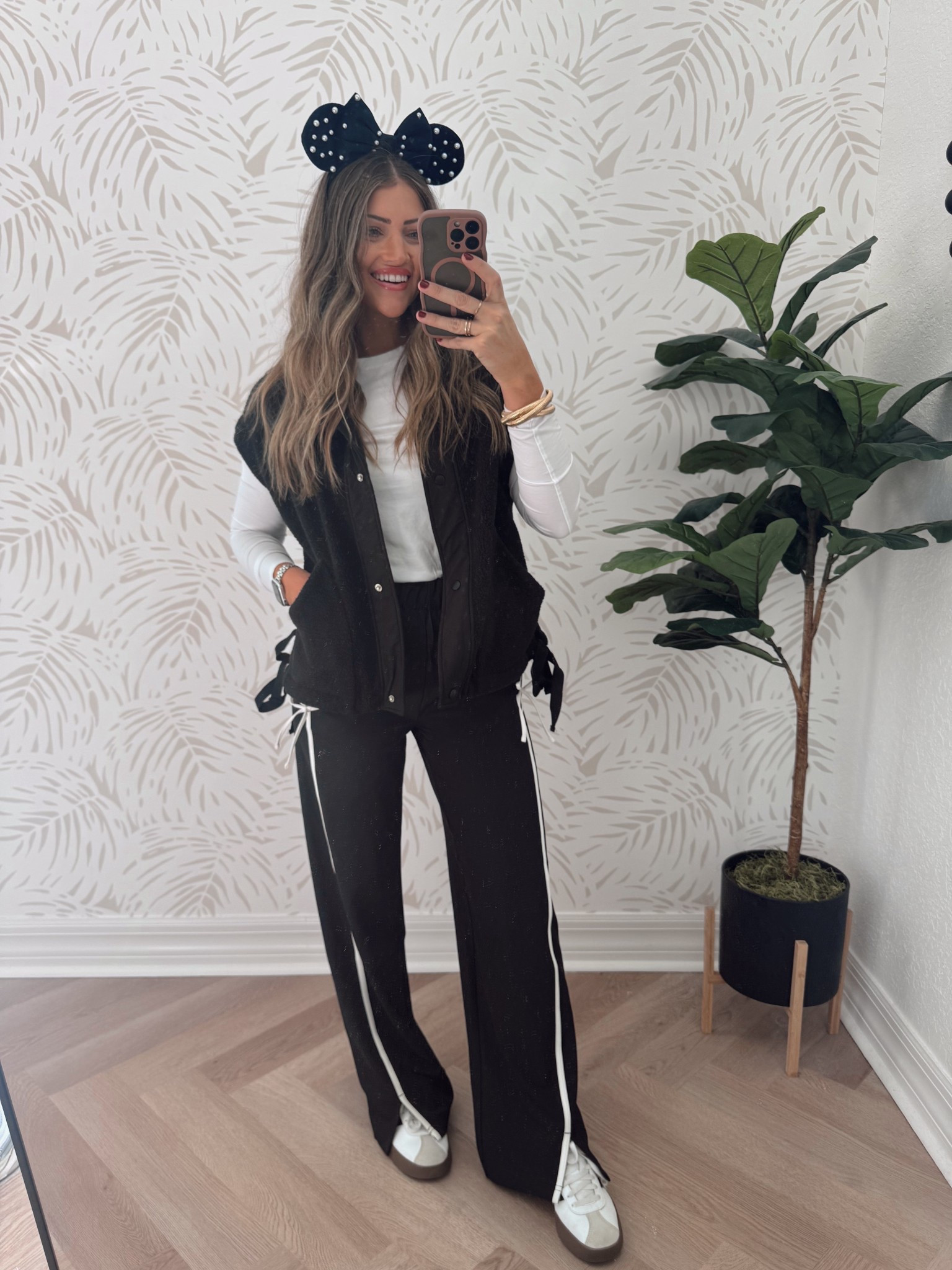 Perfect Disney outfit for end of Dec and month of January! Wearing XS 