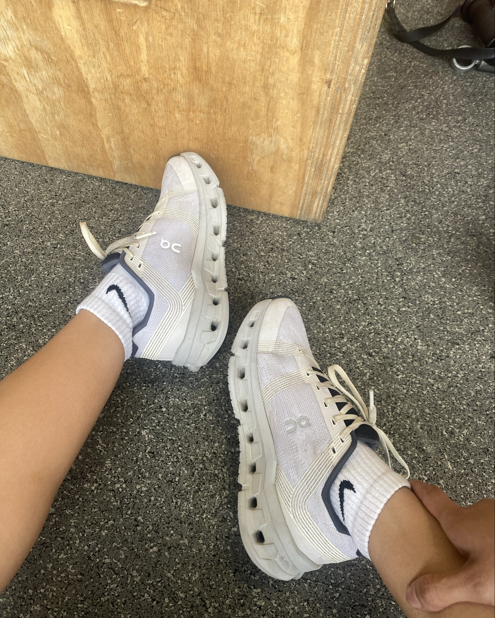 THE most comfy running/walking shoe everrrrr
fits TTS!