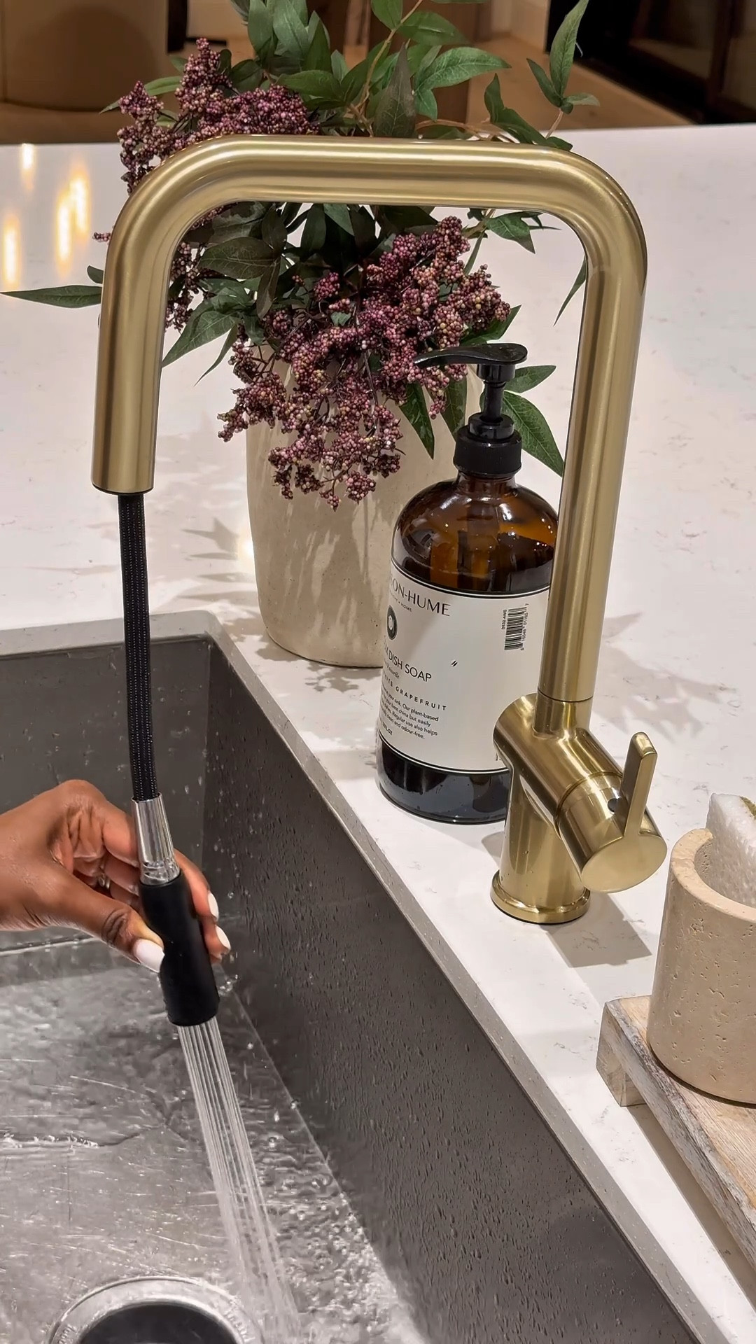 This kitchen faucet truly impressed me! ✨ The chrome finish gives such a clean, modern touch, and the pull-down sprayer works flawlessly — a perfect blend of style and quality for any kitchen. 💧 Everything’s linked for easy shopping! #KitchenEssentials #AmazonFinds #LTKHome #HomeUpgrade #ModernKitchen

#LTKHome #LTKStyleTip #LTKSaleAlert