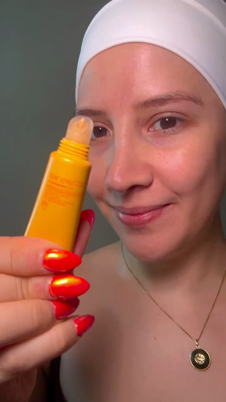Trying the viral @olehenriksen peptide lip treatment 🍊✨Sheer tint, glossy finish, fresh citrus scent, and super hydrating lips 🤍

Would you try it?