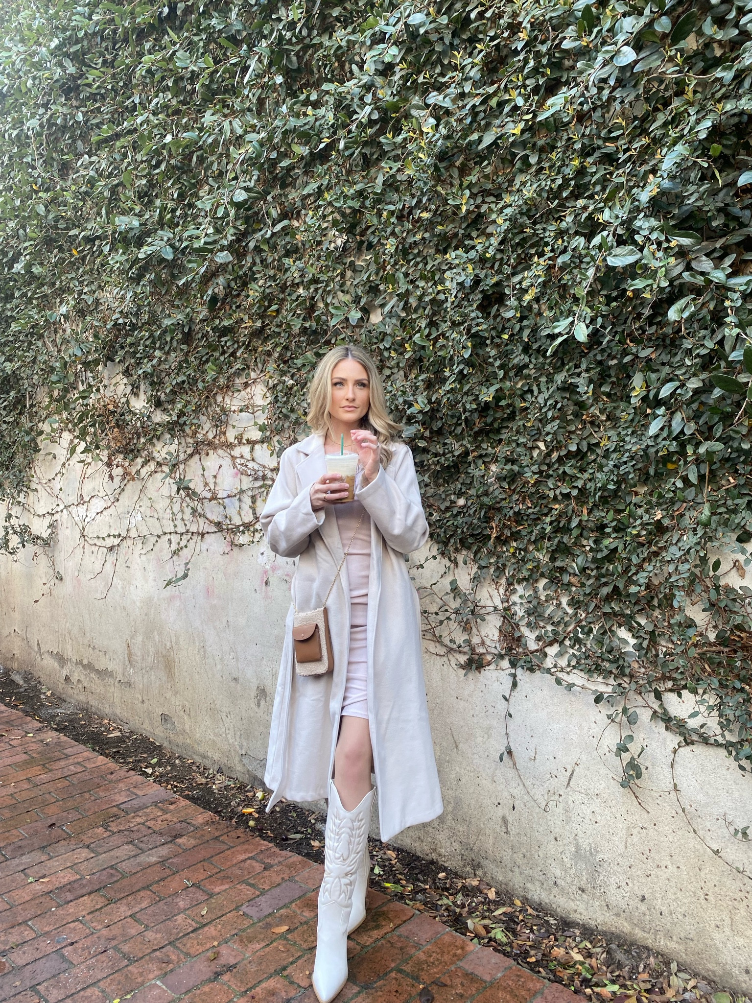 winter fashion 🌿🤍☕️🕊️



#LTKworkwear #LTKshoecrush #LTKstyletip