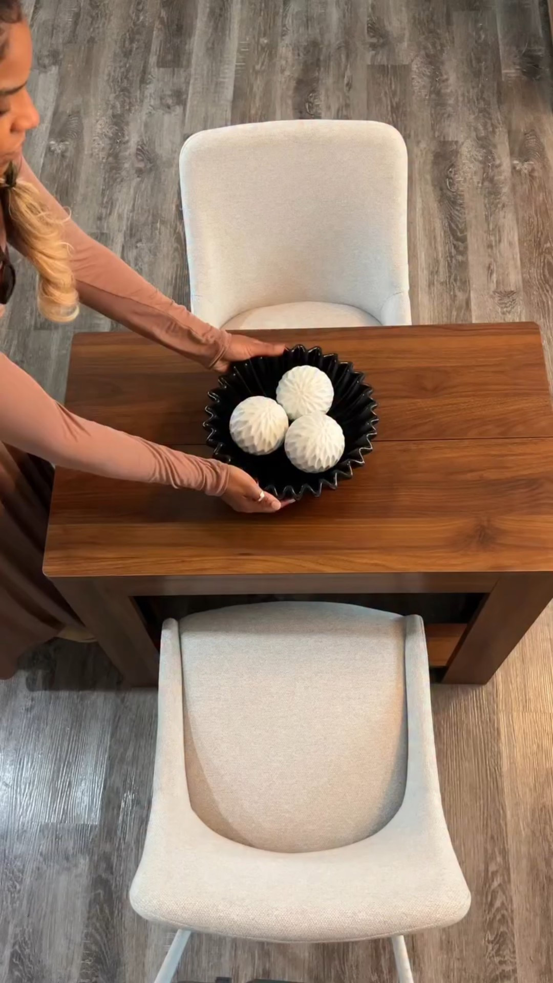 ✨ JOYSOURCE Extendable Table ✨
Modern design, practical, and perfect for any space 🪑🏡
Great for gatherings, dinners, or everyday use.

👉 Use my code SA39 and save $39 every time 💸
Shop here 👇
https://bit.ly/4oTp8He
.
✨ Mesa extendible JOYSOURCE ✨
Diseño moderno, práctica y perfecta para cualquier espacio 🪑🏡
Ideal para reuniones, cenas o el día a día.

👉 Usa mi código SA39 y ahorra $39 cada vez que lo utilices 💸
Compra aquí 👇
https://bit.ly/4oTp8He
#ExpandableTable
#ExtendableTable
#SpaceSavingFurniture
#SmallSpaceLiving
#SmartFurniture
#MultifunctionalFurniture
#FlexibleLiving
#SmallSpaceSolutions
#ApartmentLiving
#CompactLiving
#DiningTableIdeas
#ConvertibleFurniture
#ModernFurniture
#FunctionalDesign
#HomeSpaceHack
#MinimalLiving
#TinyHomeIdeas
#UrbanLiving
#joysource #joysourcefair