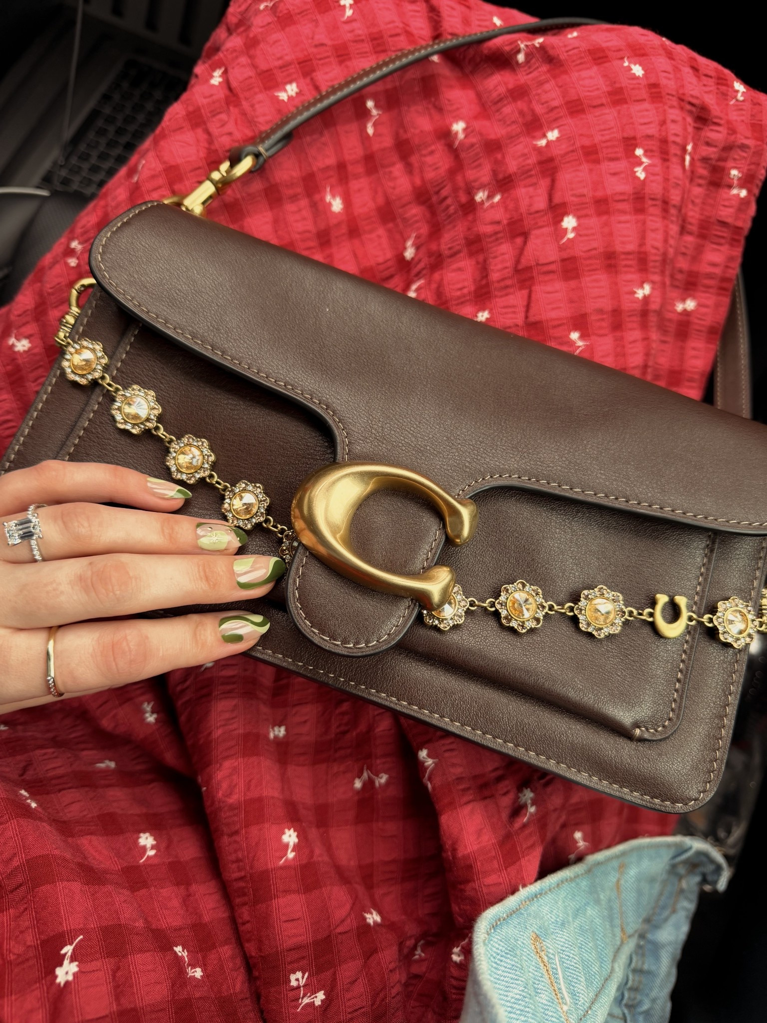 Bag of the day ❤️👜 
Coach tabby 26 shoulder slouchy bag in maple
Amazon bag chain

Green impress kiss press on nails

Red plaid dress from target 