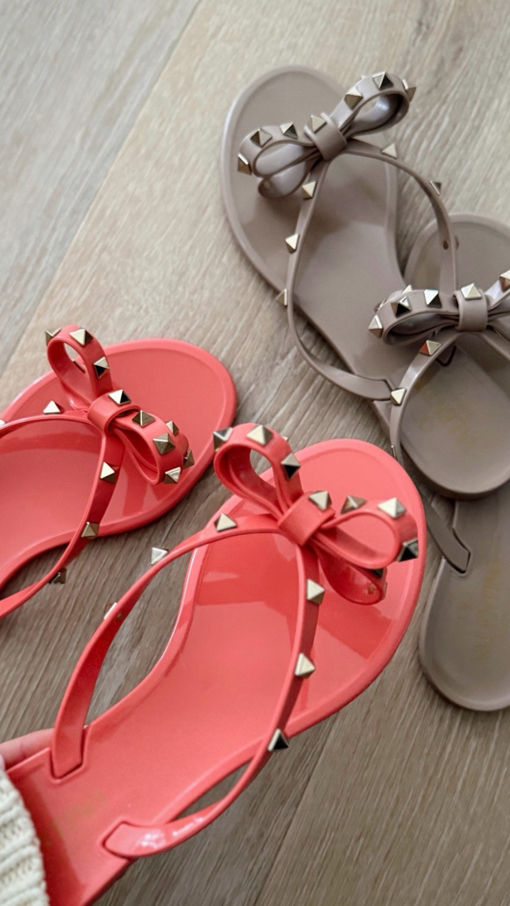  most worn sandals EVER 🤍
• New coral color and I had to have 🪸
• Own all 3 colors…worth every penny
• 6+ years, beach + Florida trips, still look brand new
• Run slightly small → size up if between sizes

designer sandals • summer sandals • vacation shoes • resort wear • neutral style • coral sandals 

#LTKTravel #LTKSeasonal