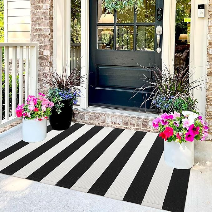 Striped Rug Outdoor Porch Rug Black and White 3'x5' Washable Layered Outdoor Doormat Front Door M... | Amazon (US)