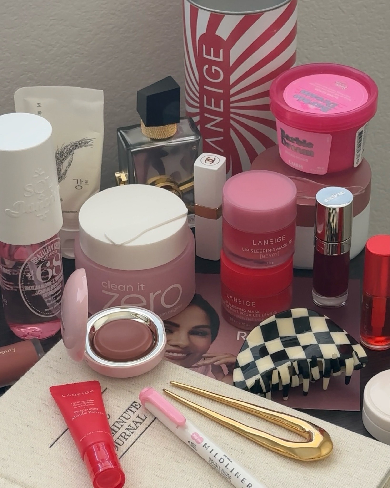 Holiday gift guide for women, holiday gift guide for her, gift ideas for her

#LTKHolidaySale #LTKbeauty #LTKGiftGuide