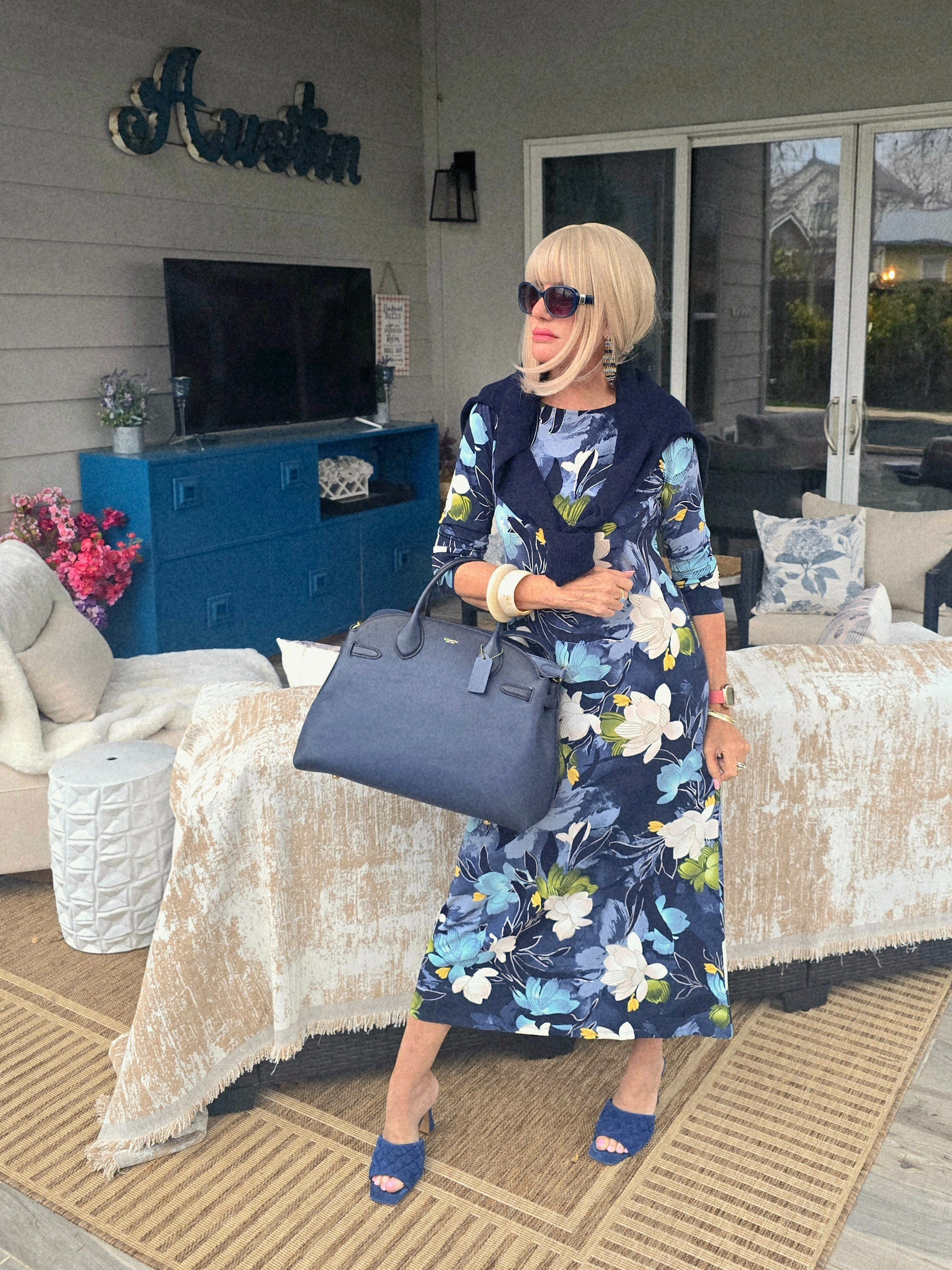 Chicos Dress Coach Empire Tote Quincy Cashmere Sweater 

#LTKootd #LTKOver40 #LTKTravel