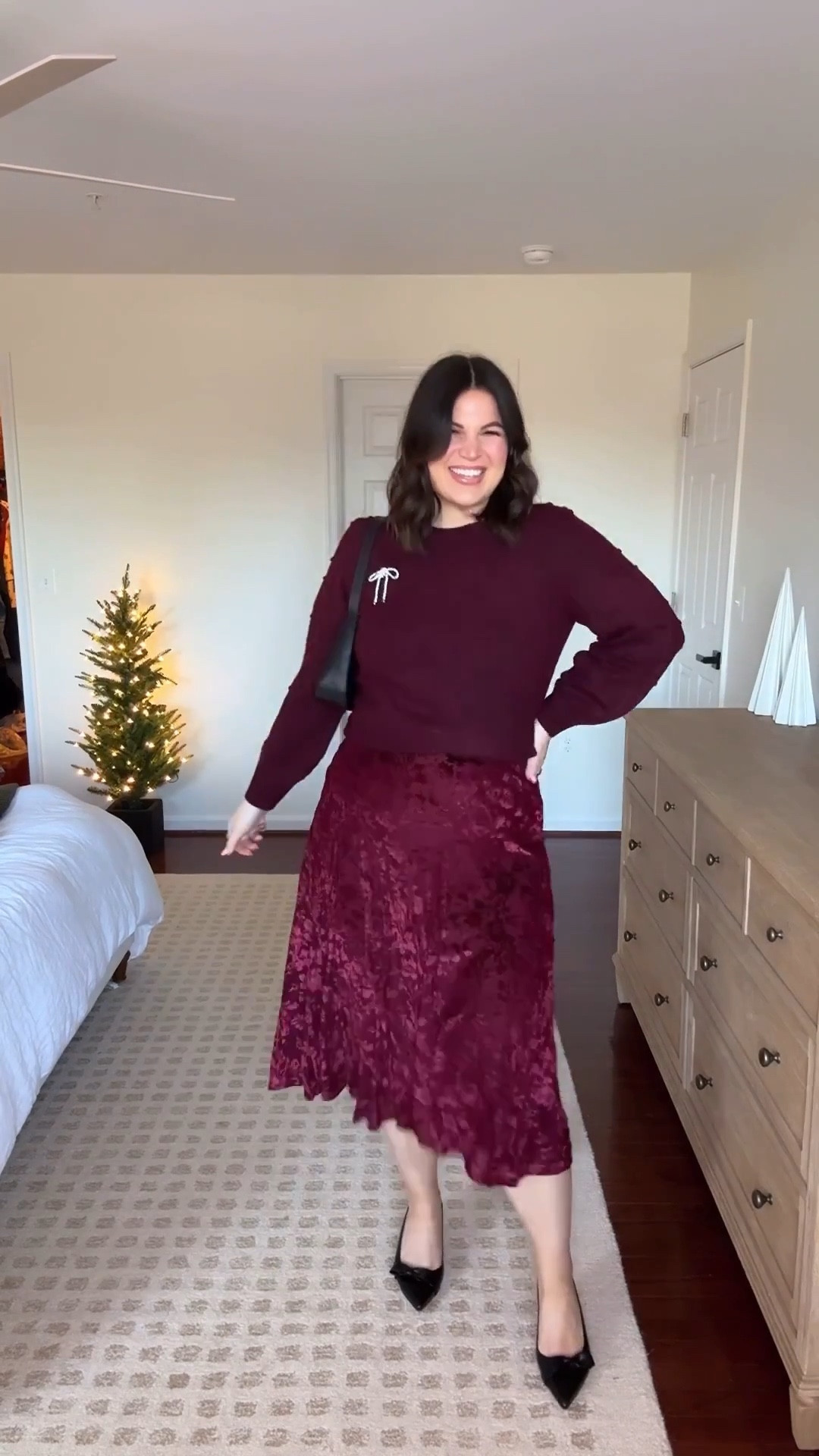 Midsize holiday outfit idea for a Christmas party but I was especially thinking for a work party! Love this balloon sleeve sweater but I am sooo sorry to say it’s sadly already sold out 😭 added some similar options though 

Bralette - xl
Sweater - large 
Skirt - large 
Heels - 9.5 wide 



#LTKHoliday #LTKootd #LTKMidsize