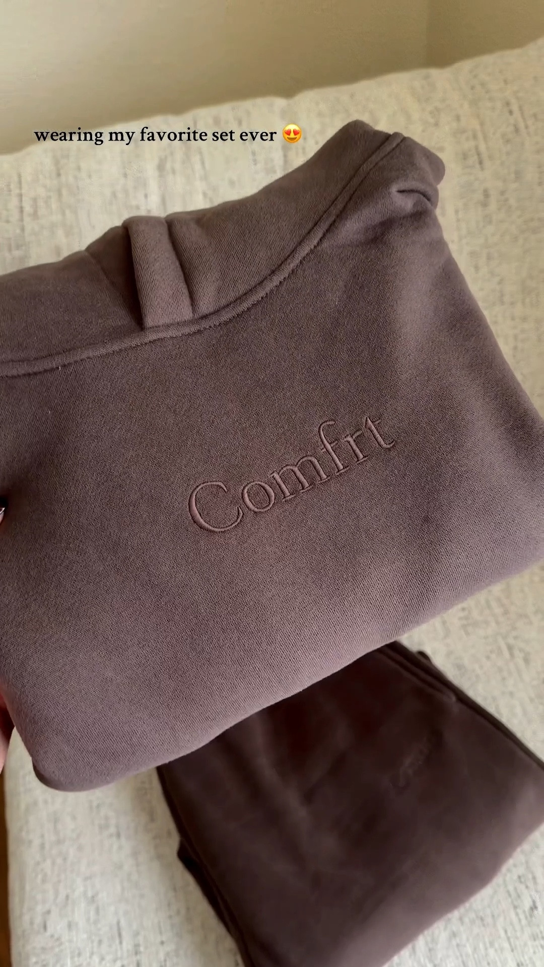 November is here and I will be living in these! 😍 The perfect cozy outfit for the season. Also, the fit is BEAUTIFUL, I wear size Medium. (true to size) 

@COMFRT #liketkit #ad #cozy 

#LTKActive #LTKStyleTip #LTKSeasonal