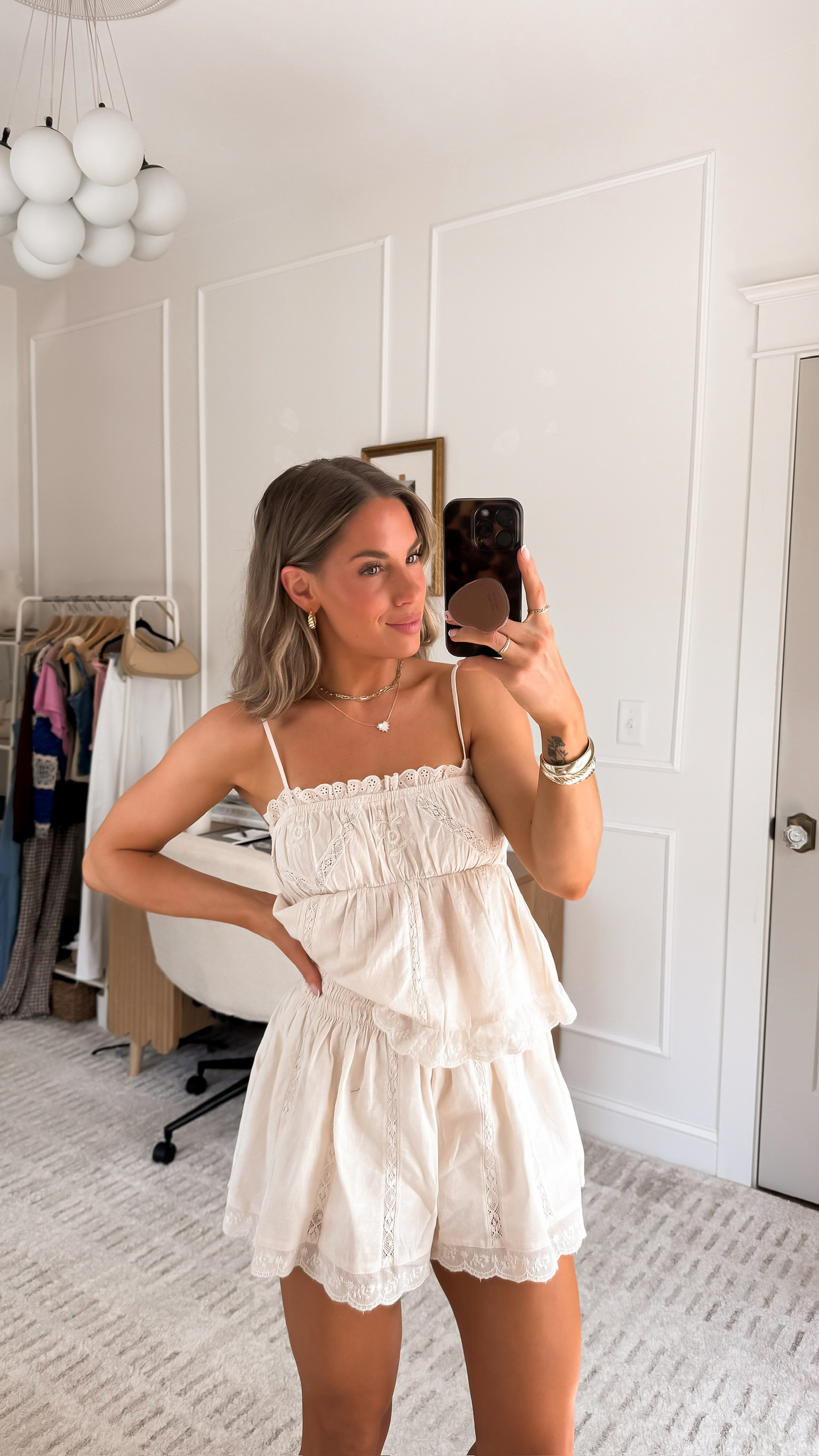 Another day, another matching set. In LOVE with this one from Zara, it's so comfy & cute. XS in both pieces. 

Summer Outfit
Casual Summer Fit
Matching Set
Zara 

 

#LTKFindsUnder50 #LTKSummerEdit #LTKStyleTip