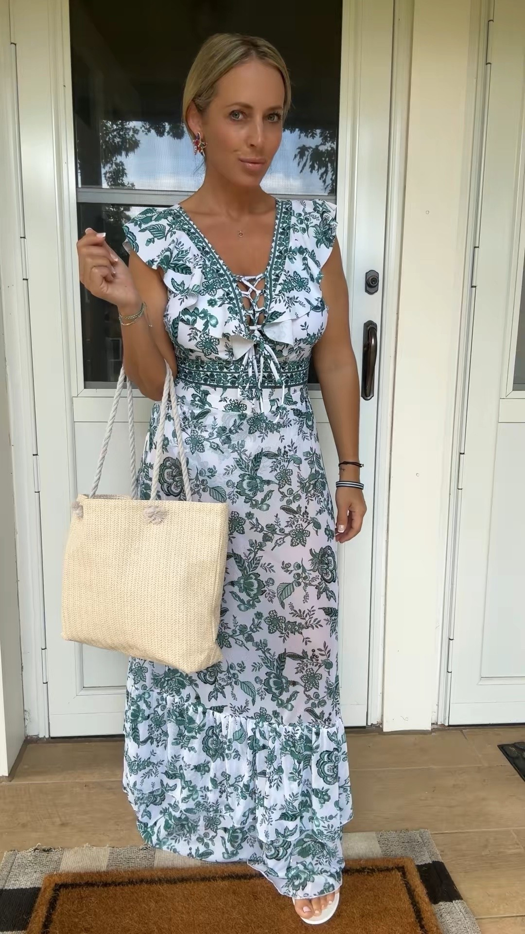 Hamptons beach day outfit 



#LTKMidsize #LTKFindsUnder50 #LTKSwim