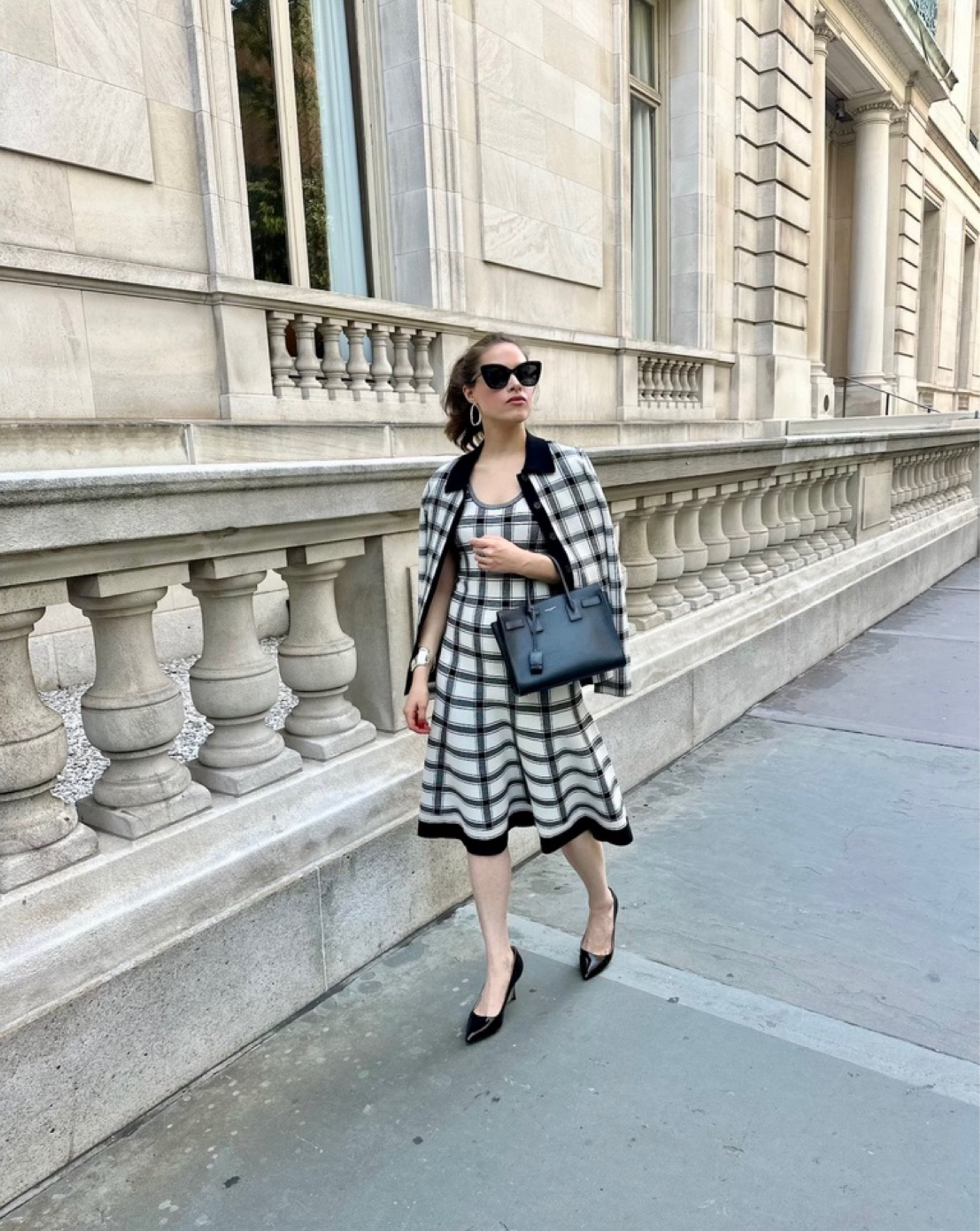 This stylish checkered top is the ideal item to have in your wardrobe for Summer 2024. Its neutral color and classic pattern make it versatile, pairing well with various dresses, skirts, or trousers. The cozy knit fabric ensures comfort throughout the day, while maintaining a polished appearance. Ideal for layering, this sweater adds a touch of elegance and warmth to your work wardrobe!
#workwear
#checkeredtop
#blackpurse
#sunglasses
#summeroutfit


#LTKStyleTip #LTKWorkwear #LTKSeasonal