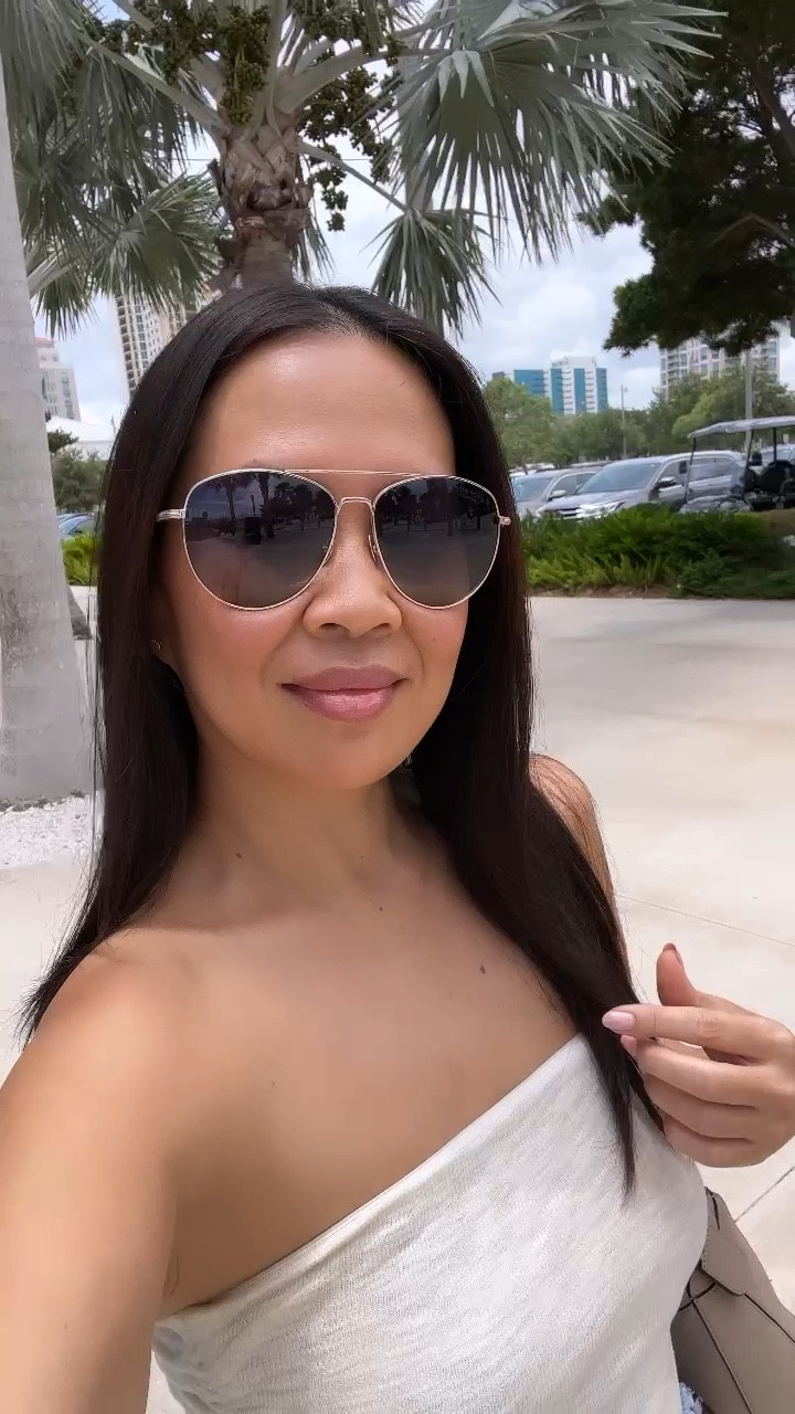 Tom Ford aviators in gold/blue on sale 

#LTKxNSale