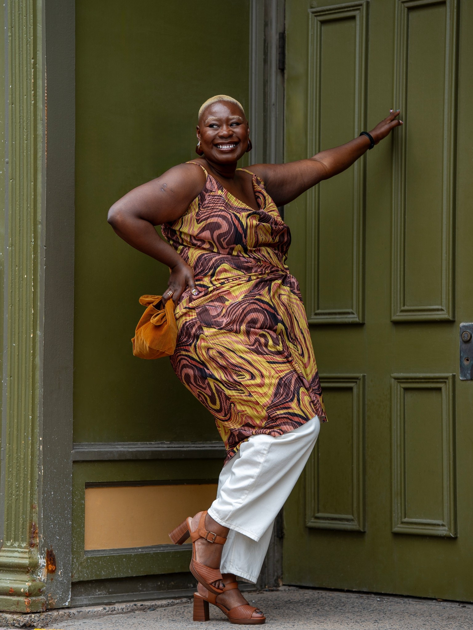 white jeans + tan sandals! 