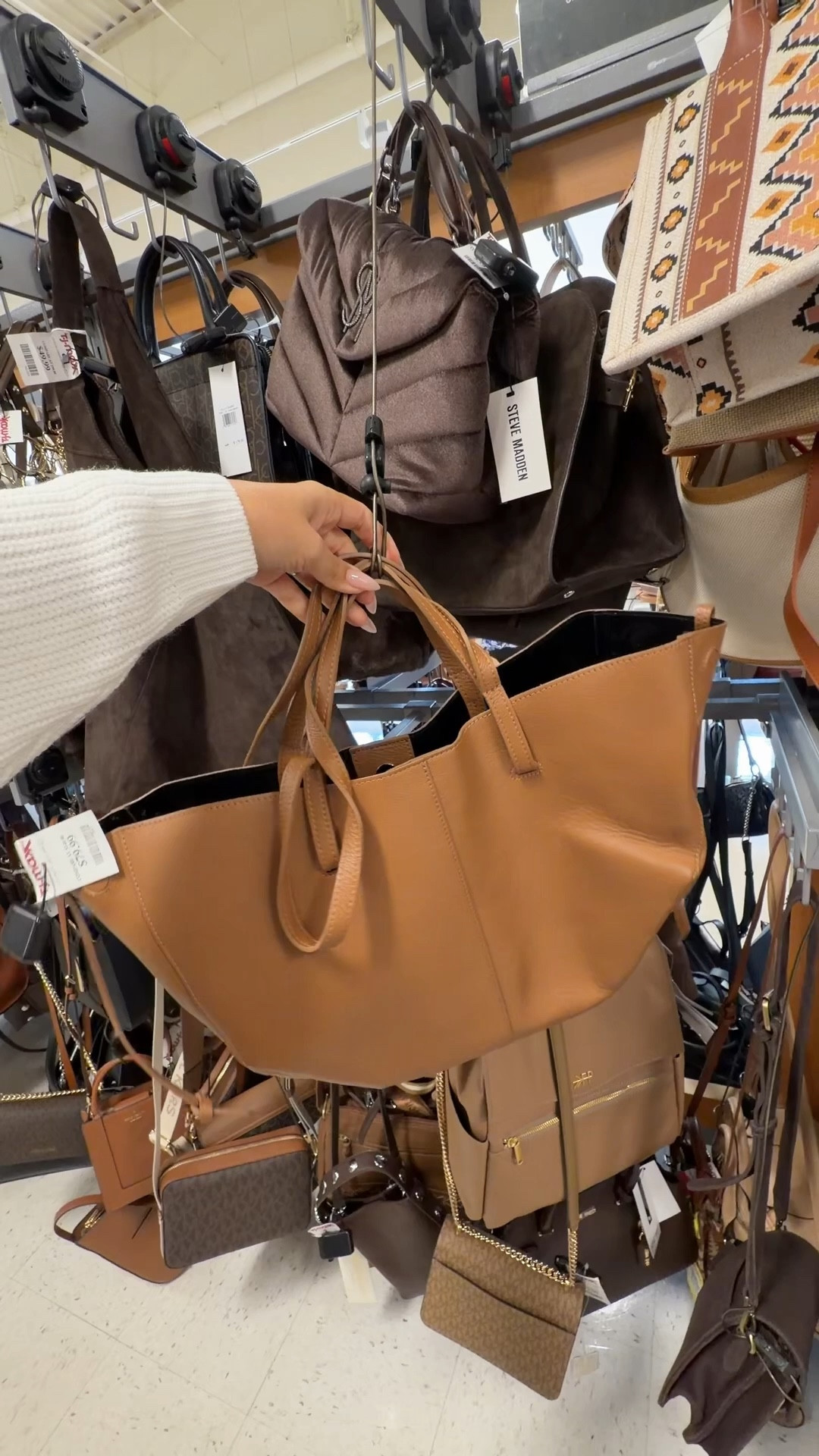 Fall bag roundup 🍂👜
Found the cutest handbags at TJ Maxx today and I’m honestly impressed… the textures, the colors, the prices?!
I linked all three I picked up plus my full edit of the best fall bags to shop right now.
Tap to browse them all 🤎✨


#LTKSeasonal #LTKHoliday #LTKCyberWeek