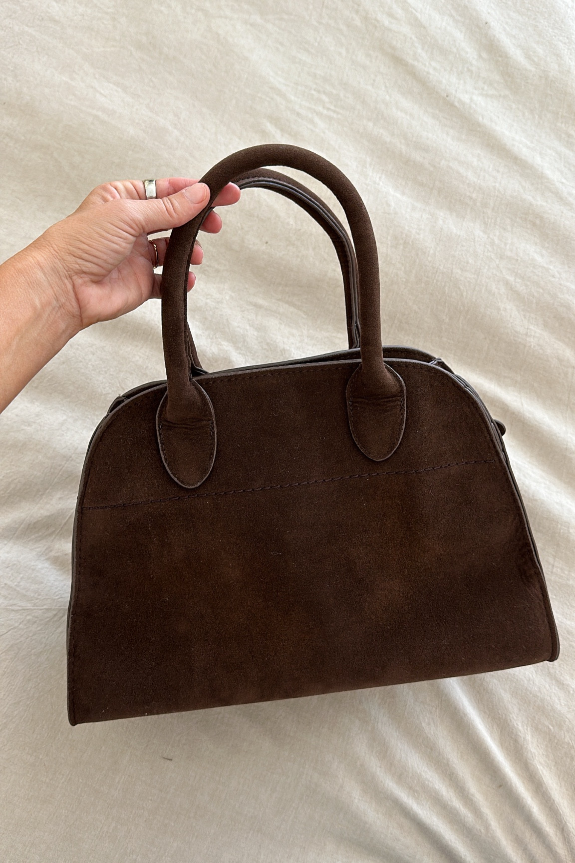 Amazon handbag
Suede style purse


#LTKItBag #LTKFindsUnder50 #LTKSaleAlert
