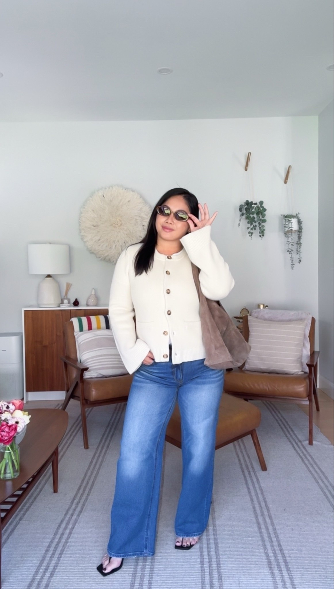 I’m wearing a medium in the sweater and a 28 short in the jeans. I’m 5’1 and everything is TTS

#LTKcanada #LTKjeans #LTKmidsize
