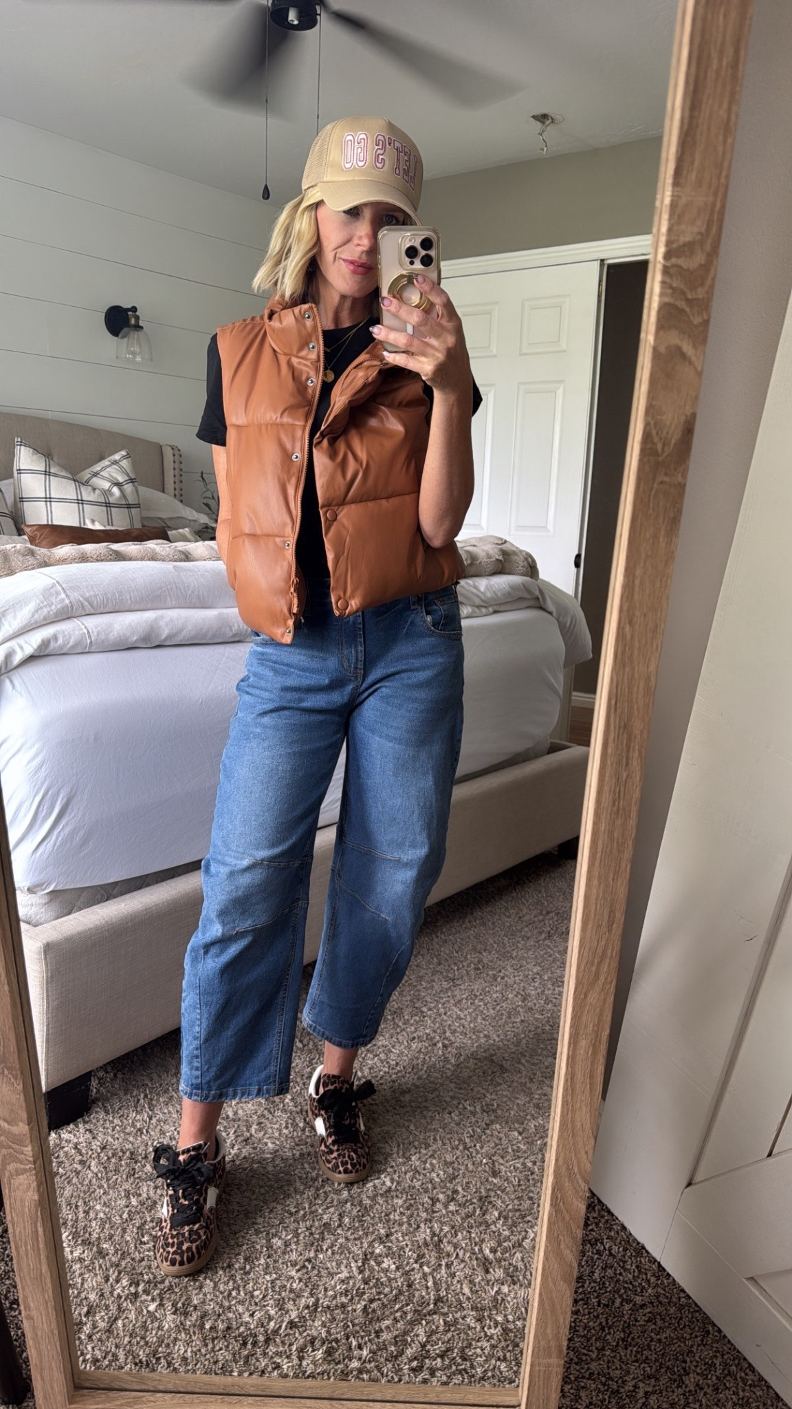 Fall outfit for mom

#LTKActive #LTKOver40 #LTKStyleTip